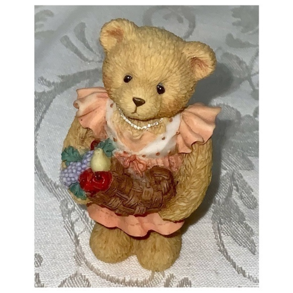 Cherished Teddies “Barbara” Giving Thanks For Our Family 1996 Collector Figurine